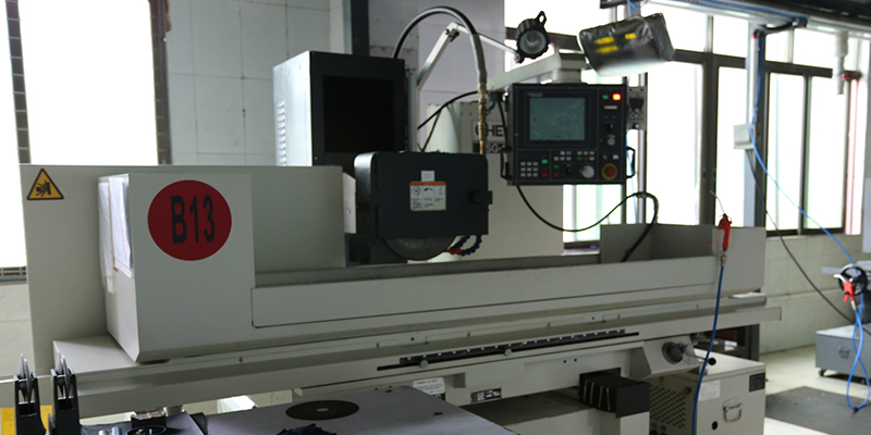 Large Industrial Grinder for Casting