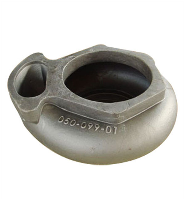 Pump housing with side port